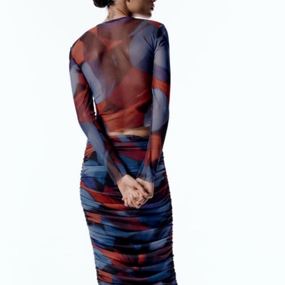 NWT MICAS Printed Tulle Wrap Top in Blue and Red Hues. Women’s Medium - Picture 3 of 7